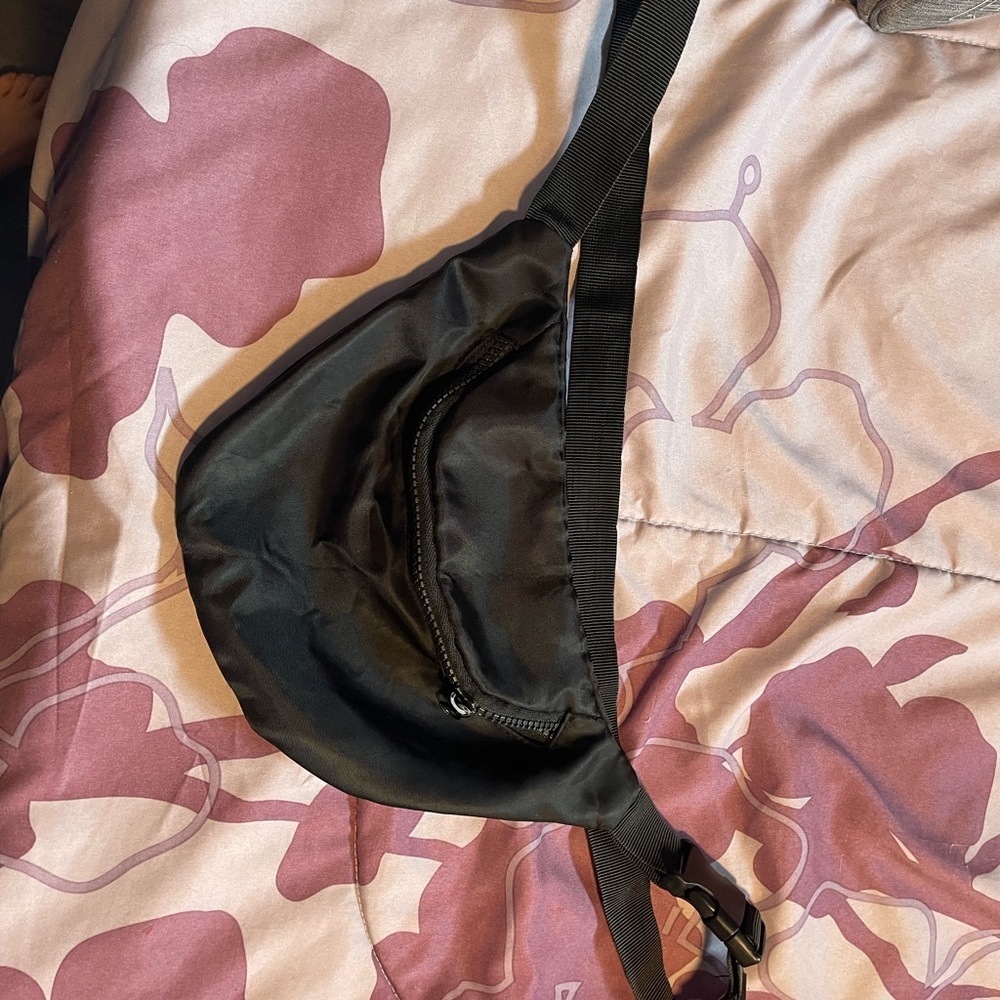 Black Fanny pack